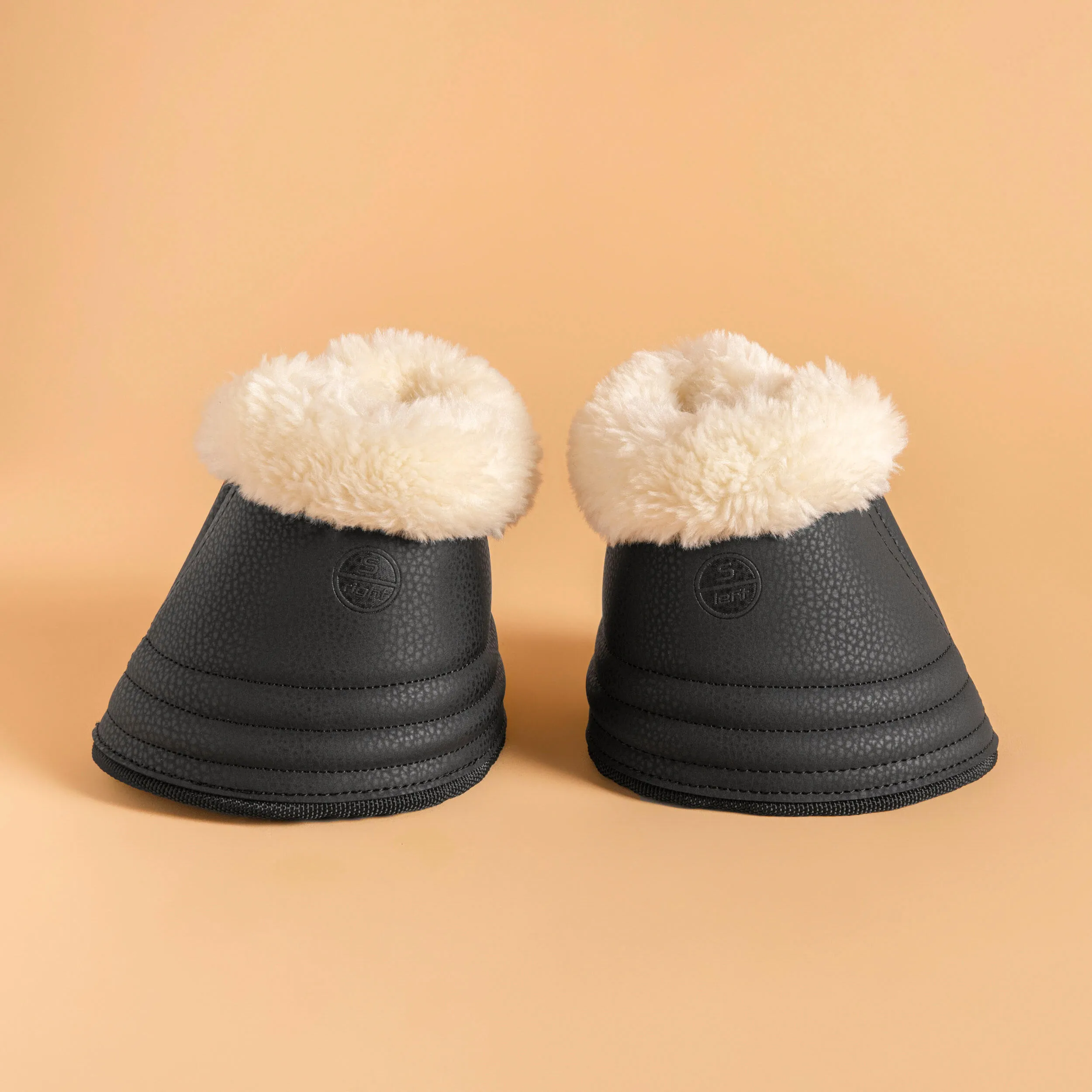 Fouganza Mouton bells with fur for horses, black