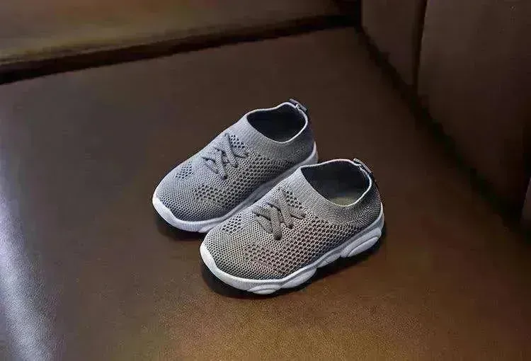 Stylish non slip children shoes